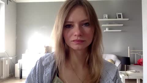 Snapshot of lux_millie chatting on March 8, 8:18 am Millie online show from March 8, 8:18 am