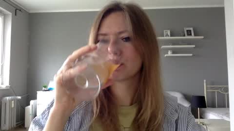 Millie online show from March 29, 7:08 am