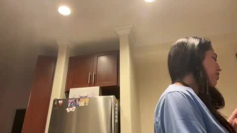 luxcher22 online show from February 8, 3:19 am