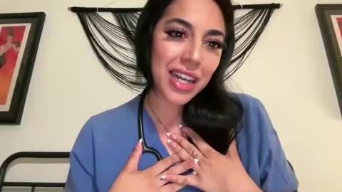 luxcher22 online show from April 8, 4:01 am