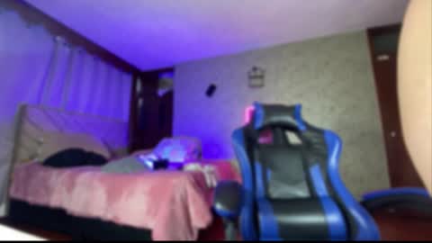 luxe_fantasy25 online show from May 20, 10:38 pm