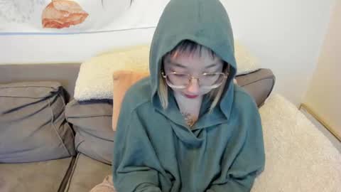 Snapshot of luxgray chatting on March 3, 12:59 am LuxGray online show from March 3, 12:59 am