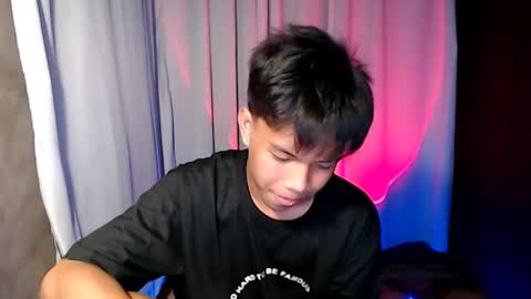 luxirfy online show from April 14, 10:05 pm