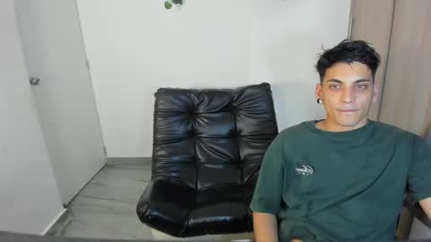 Snapshot of luxrx chatting on May 11, 6:27 pm luxrx online show from May 11, 6:27 pm