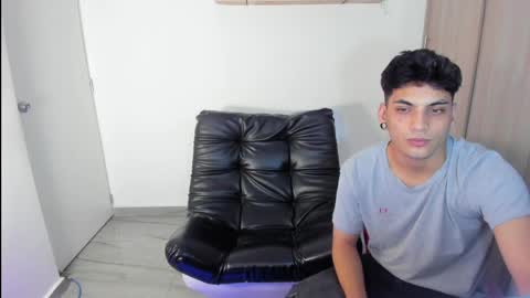 Snapshot of luxrx chatting on May 29, 5:33 pm luxrx online show from May 29, 5:33 pm