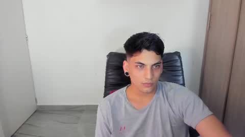 Snapshot of luxrx chatting on June 19, 5:17 pm luxrx online show from June 19, 5:17 pm