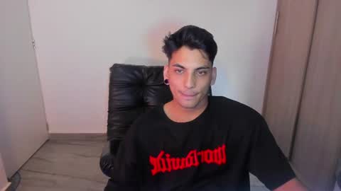 Snapshot of luxrx chatting on June 20, 9:17 pm luxrx online show from June 20, 9:17 pm