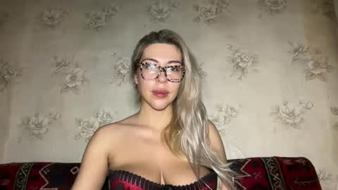 LuxSonyaStar online show from November 15, 1:18 pm