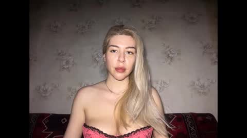 Snapshot of luxsonyastar chatting on May 16, 7:34 pm LuxSonyaStar online show from May 16, 7:34 pm
