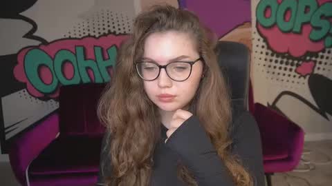 Snapshot of luxsopphia_ chatting on September 15, 5:40 am luxsopphia_ online show from September 15, 5:40 am
