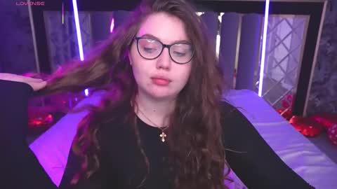 luxsopphia_ online show from February 16, 8:27 pm