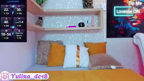 Snapshot of luxury_woman_ chatting on February 28, 6:52 pm online show from February 28, 6:52 pm