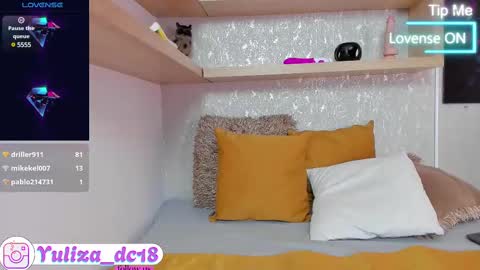 Snapshot of luxury_woman_ chatting on March 4, 12:07 am online show from March 4, 12:07 am