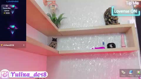 Snapshot of luxury_woman_ chatting on March 7, 10:43 pm online show from March 7, 10:43 pm