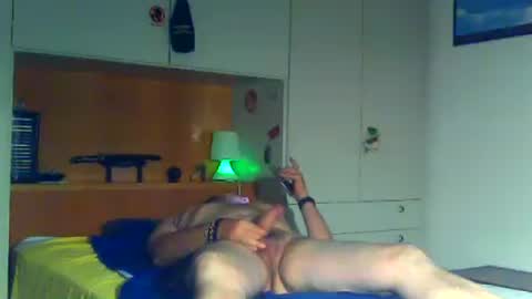 Snapshot of luxx72boy chatting on July 15, 3:23 am luxx72boy online show from July 15, 3:23 am