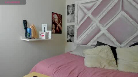 Snapshot of luxx_11 chatting on February 28, 1:12 pm Lux online show from February 28, 1:12 pm