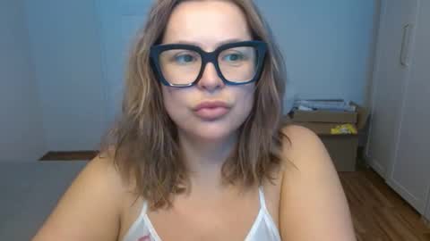 Snapshot of luxxx_diana chatting on October 12, 9:30 am Diana online show from October 12, 9:30 am