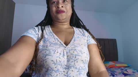 Snapshot of luxy_benet chatting on April 28, 8:19 am Big Benet online show from April 28, 8:19 am