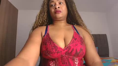Snapshot of luxy_benet chatting on May 18, 9:26 am Big Benet online show from May 18, 9:26 am