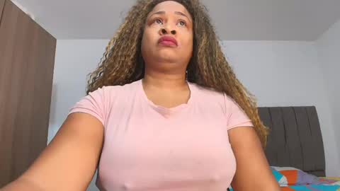 Snapshot of luxy_benet chatting on May 19, 8:31 am Big Benet online show from May 19, 8:31 am