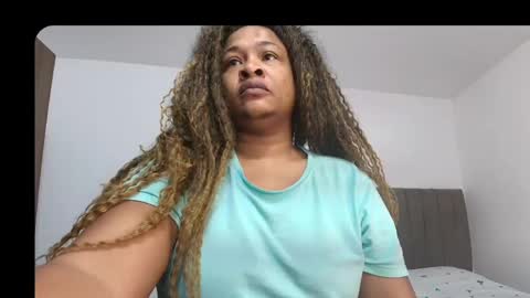 Snapshot of luxy_benet chatting on June 1, 10:50 am Big Benet online show from June 1, 10:50 am