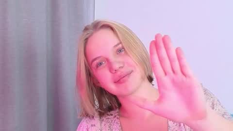 Snapshot of luxy_lust chatting on October 10, 9:52 am Olivia online show from October 10, 9:52 am