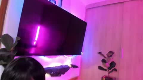 Snapshot of luxyshy chatting on October 27, 3:05 pm Lucy and Kristhy online show from October 27, 3:05 pm