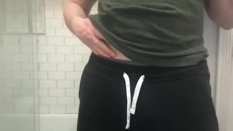 lvguynextdoor440656 online show from February 14, 1:57 am