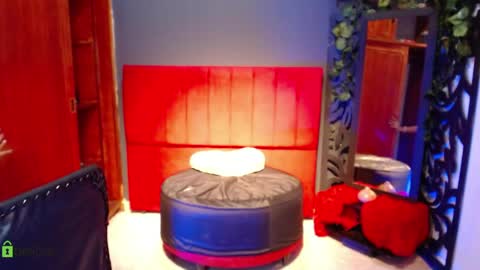 lya__smith online show from April 14, 3:12 am