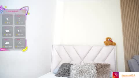 Snapshot of lya_aron_couple chatting on December 18, 7:09 pm lya_aron_couple online show from December 18, 7:09 pm