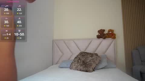 lya_aron_couple online show from February 22, 3:43 pm