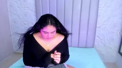 LYA DUBOIS  online show from February 24, 2:48 pm