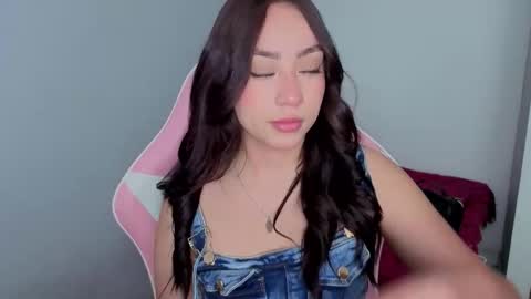 Snapshot of lya_levine chatting on December 16, 2:55 pm Lya online show from December 16, 2:55 pm