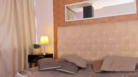 Lyan online show from December 17, 6:58 pm