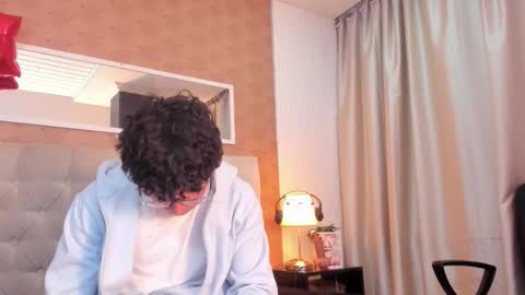 Lyan online show from March 3, 3:23 am