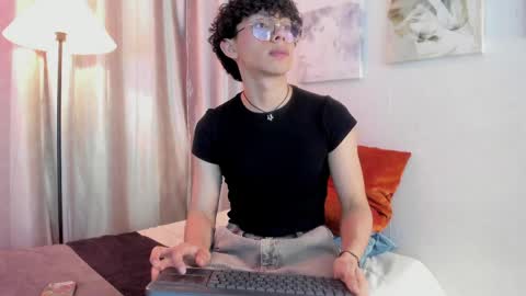 Lyan online show from May 9, 7:52 pm