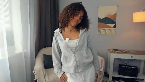 Snapshot of lydalambino chatting on July 10, 8:50 am Dina online show from July 10, 8:50 am