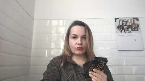 Snapshot of lyeeu25 chatting on March 6, 7:14 am Tina online show from March 6, 7:14 am