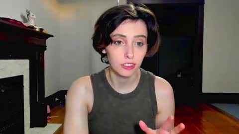 Snapshot of lylacdoll chatting on December 16, 10:34 pm LylacDoll online show from December 16, 10:34 pm