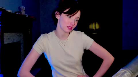 Snapshot of lylacdoll chatting on January 6, 2:58 am LylacDoll online show from January 6, 2:58 am