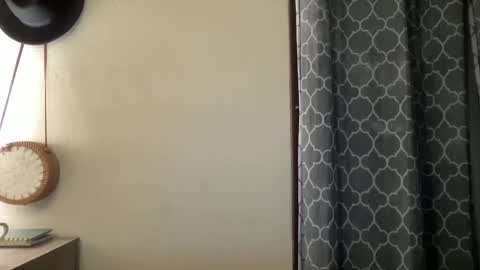 Snapshot of lylajades chatting on February 9, 11:04 pm Olivia online show from February 9, 11:04 pm