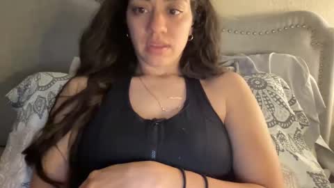 Snapshot of lylajades chatting on March 5, 2:14 am Olivia online show from March 5, 2:14 am