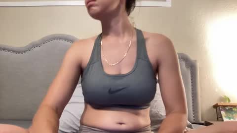 Snapshot of lylajades chatting on September 18, 1:51 am Olivia online show from September 18, 1:51 am