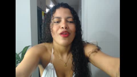 lylii_evans online show from December 4, 2:53 am