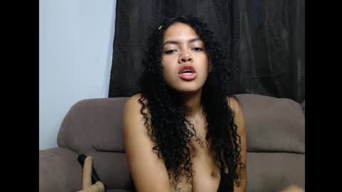 lylii_evans online show from October 16, 10:33 pm