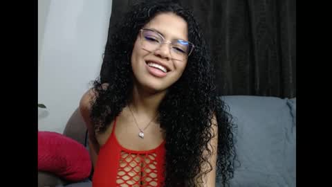 lylii_evans online show from November 19, 1:27 am