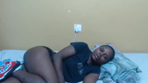 Snapshot of lyn_anna chatting on February 19, 7:38 pm lyn_anna online show from February 19, 7:38 pm