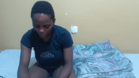Snapshot of lyn_anna chatting on February 20, 8:39 am lyn_anna online show from February 20, 8:39 am