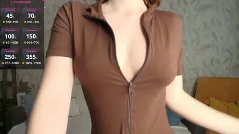 Snapshot of lynafrost chatting on May 31, 5:26 am LynaFrost online show from May 31, 5:26 am