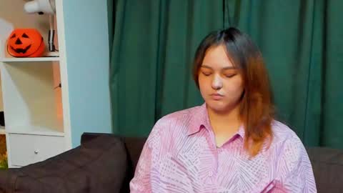 Snapshot of lynetteakey chatting on December 2, 6:43 pm Alice online show from December 2, 6:43 pm